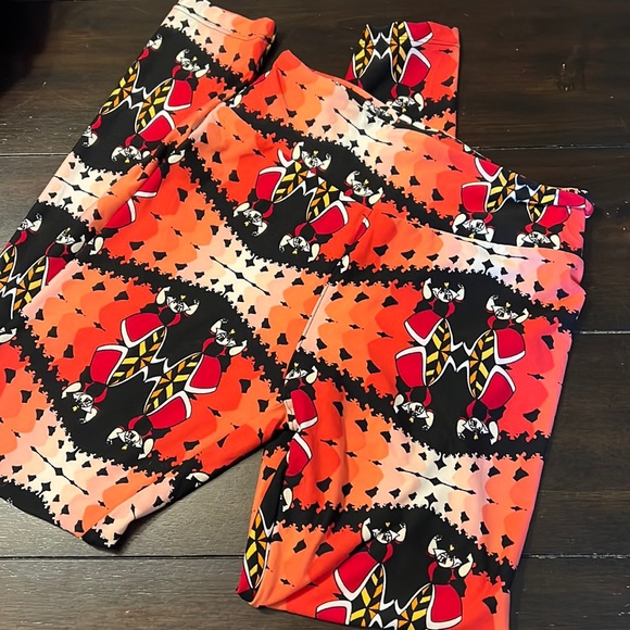 Lularoe Disney villains red Queen Alice in wonderland leggings - Picture 1 of 3